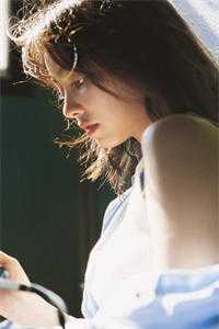 华年不染风霜意精选