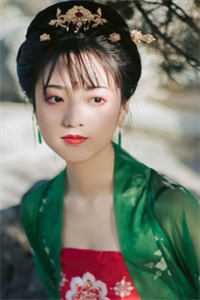 我朝父母坟头泼粪，女友的白月光却慌了已完结