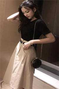 我摘星辰缀她衣完整作品