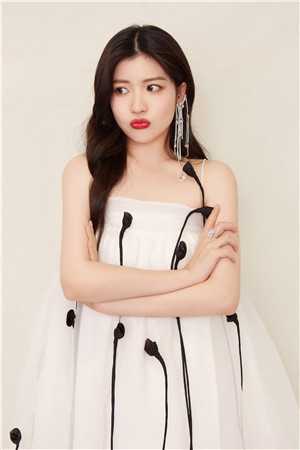 满梧桐月，徘徊缺明全集