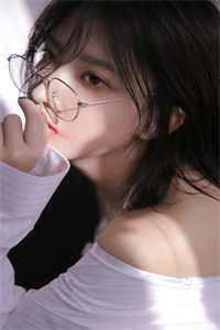 餐厅抓包老公的亲亲小蜜，我杀疯了爆火全网