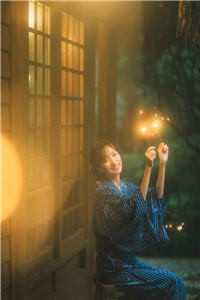 人间万数草为萤爆款热文