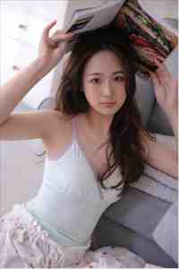 咬裙边by