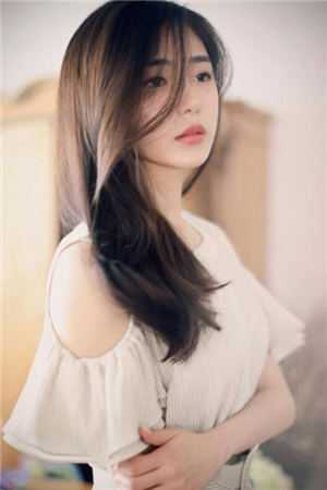 我心向明月不向她在线