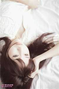 锦书三十载，不抵枕边云知乎