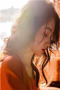 离婚后，京圈大佬对她入夜上瘾无广告