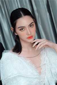 我朝父母坟头泼粪，女友的白月光却慌了小说免费阅读全文